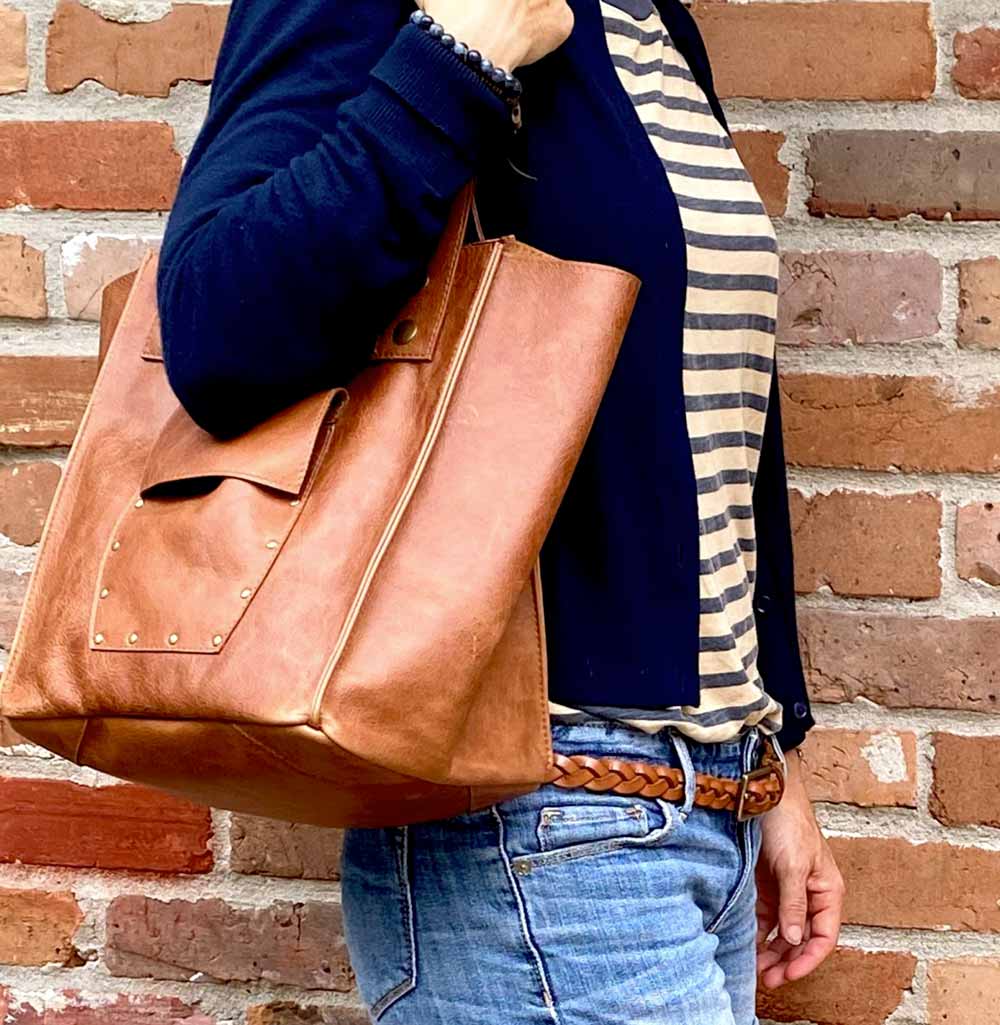 brown-leather-tote-bag