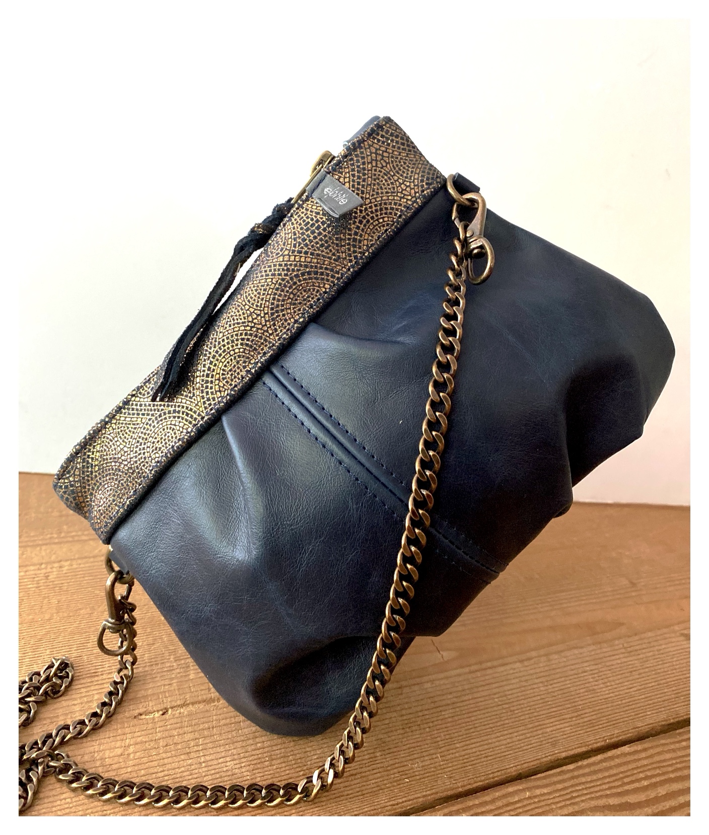 blue-paisley-pleated-bag